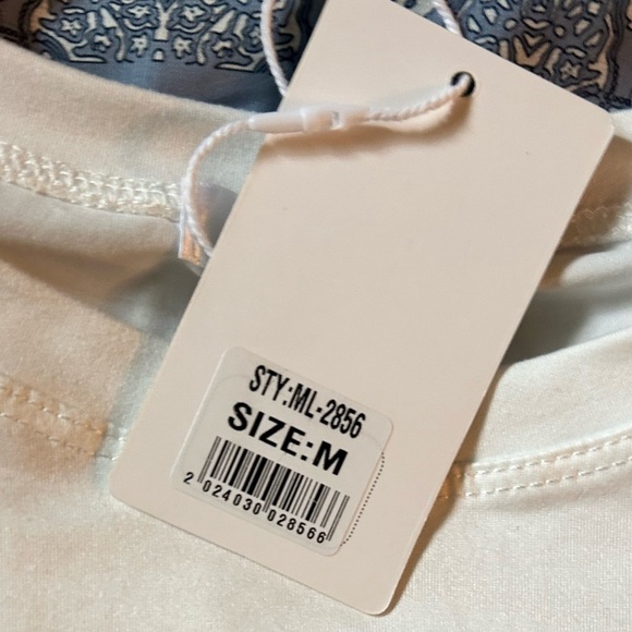 Mickey and Minnie Tropical Short Sleeve Tee - White and Green - Picture 13 of 14